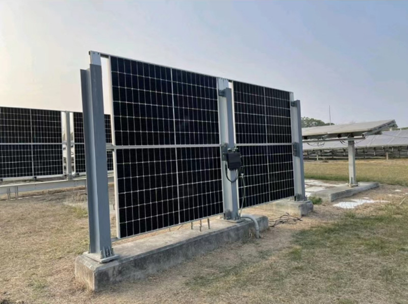 Cowell tiene un nuevo diseño de cercado solar bifacial ahora