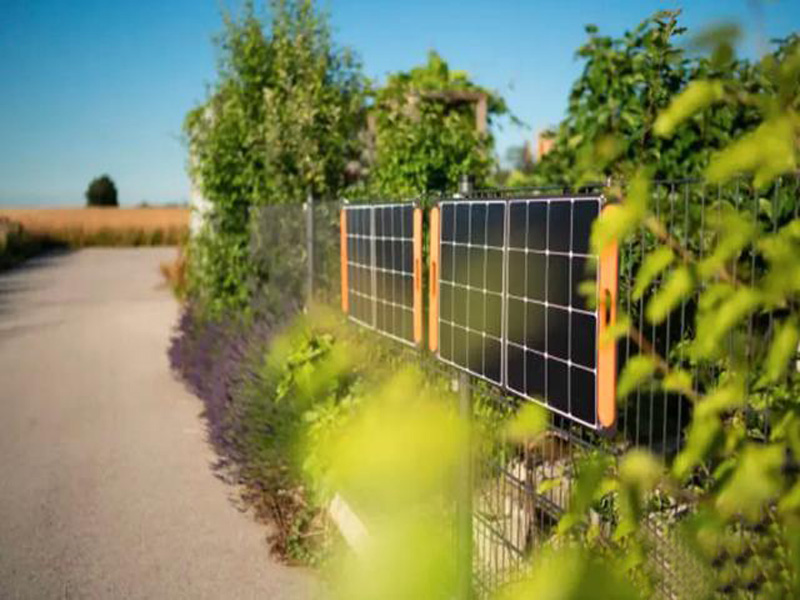 El exceso de capacidad fotovoltaica está provocando que los hogares europeos la utilicen como vallas de jardín