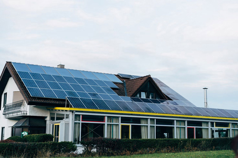 Suiza acelera la expansión de la energía solar con proyectos alpinos innovadores